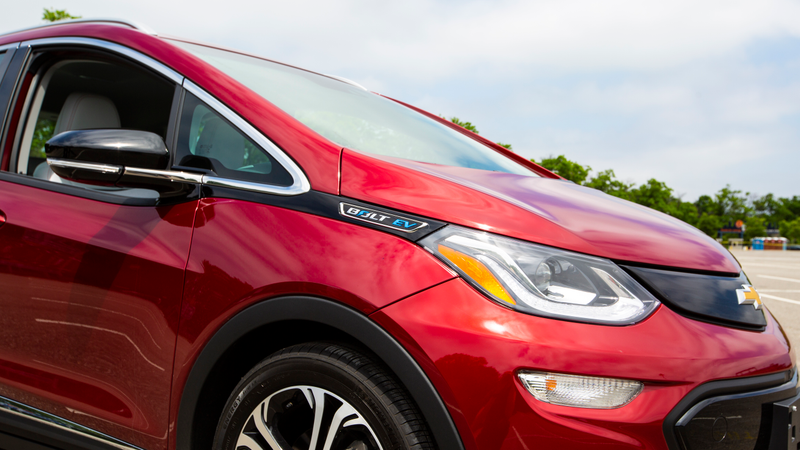 Illustration for article titled Here's How The Chevrolet Bolt EV Drives When It's Pushed To Its Limits In A Parking Lot
